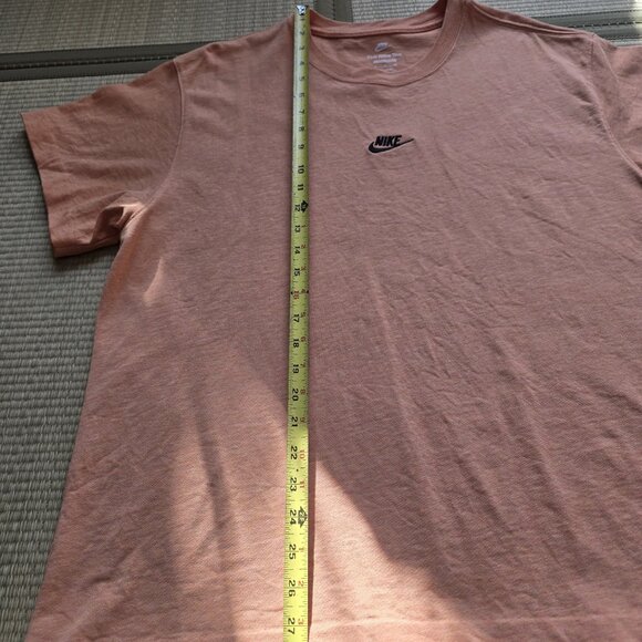 Nike Sportswear Premium Essentials Size XL Men's T-Shirt Salmon - Picture 3 of 5